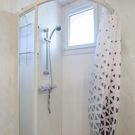 بيت للعطل 3 Bedroom Beautiful In