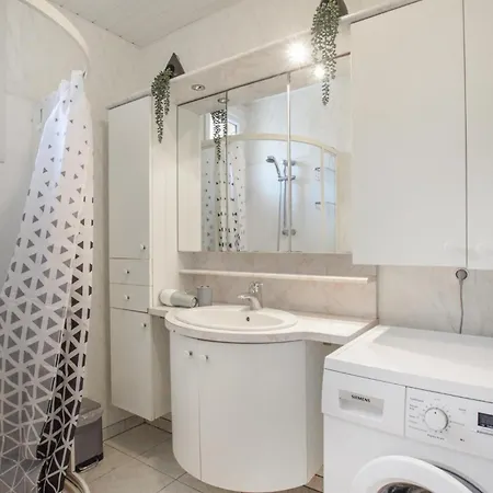 3 Bedroom Beautiful In *