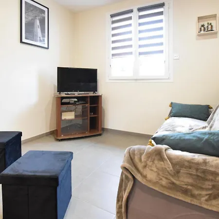 3 Bedroom Beautiful In * Lessay