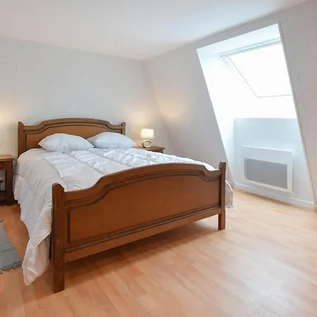 Holiday home 3 Bedroom Awesome Home In Lessay *