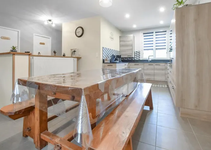 3 Bedroom Beautiful In Casa vacanze